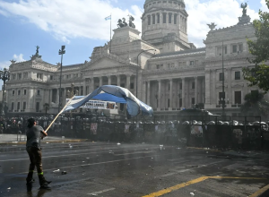 Câmara da Argentina aprova redução da maioridade para 14 anos
Foto : Luis Robayo / AFP